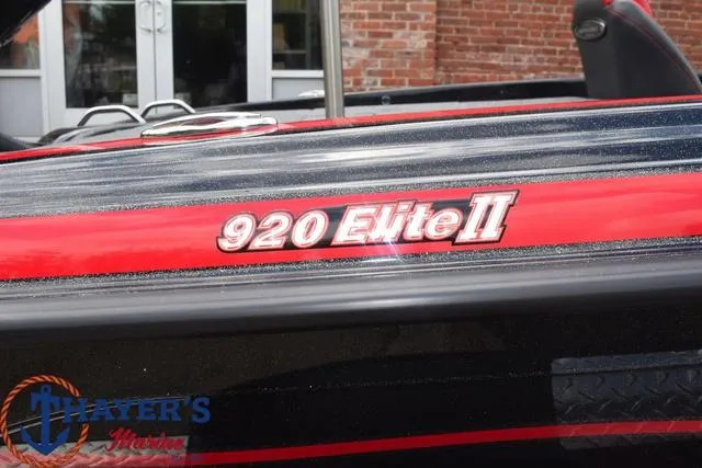 Slide: The Image of Phoenix Bass Boats 920 Elite II 2025 - 4