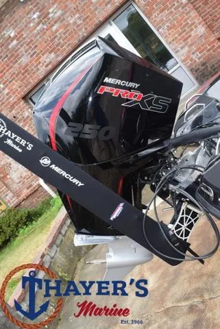 Slide: The Image of Phoenix Bass Boats 920 Elite II 2025 - 9