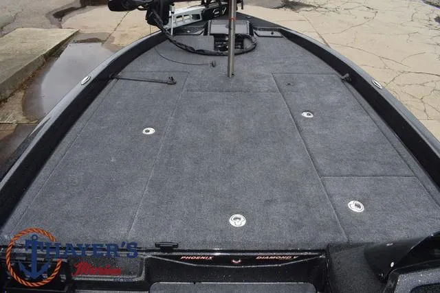 Slide: The Image of Phoenix Bass Boats 21 XE 2025 - 16