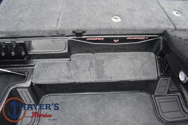 Slide: The Image of Phoenix Bass Boats 21 XE 2025 - 25
