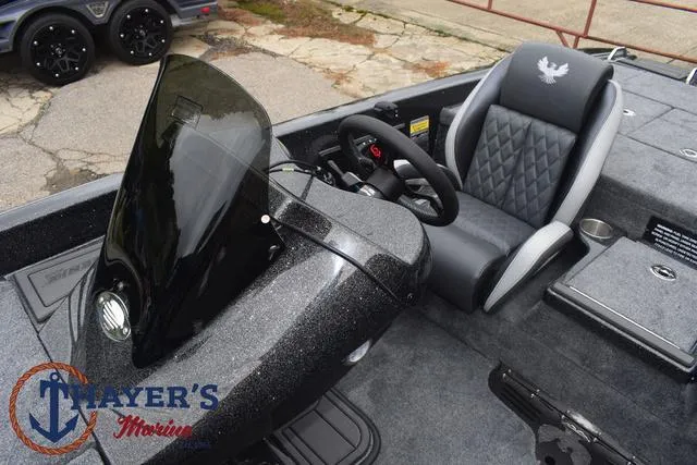 Slide: The Image of Phoenix Bass Boats 21 XE 2025 - 33