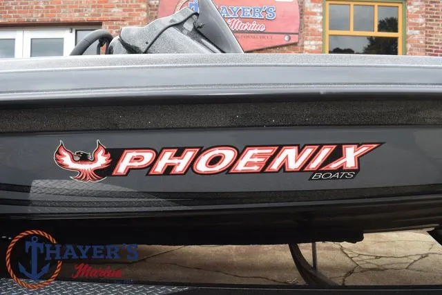 Slide: The Image of Phoenix Bass Boats 21 XE 2025 - 4