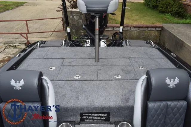 Slide: The Image of Phoenix Bass Boats 21 XE 2025 - 43