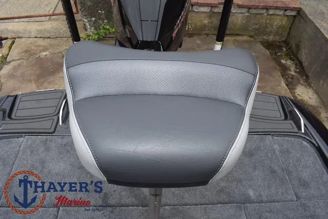 Slide: The Image of Phoenix Bass Boats 21 XE 2025 - 48