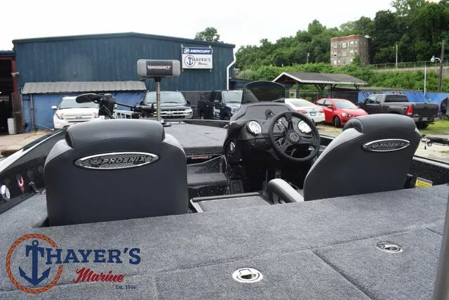 Slide: The Image of Phoenix Bass Boats 21 XE 2025 - 51