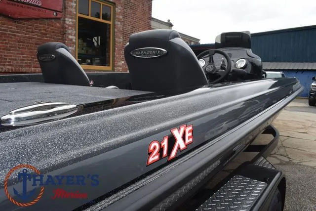 Slide: The Image of Phoenix Bass Boats 21 XE 2025 - 57