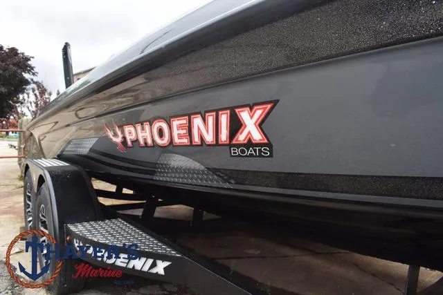 Slide: The Image of Phoenix Bass Boats 21 XE 2025 - 59