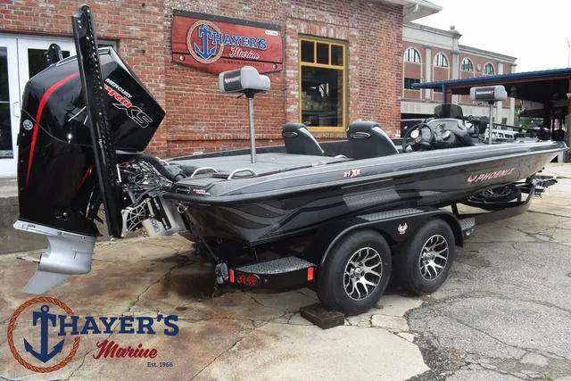 Slide: The Image of Phoenix Bass Boats 21 XE 2025 - 63