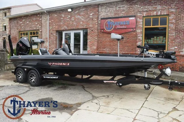 Slide: The Image of Phoenix Bass Boats 21 XE 2025 - 65