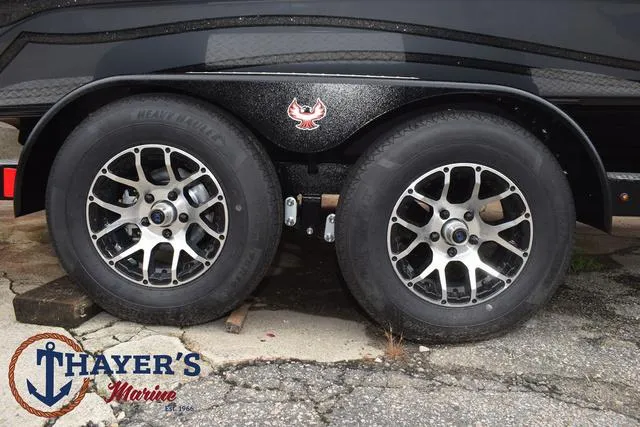 Slide: The Image of Phoenix Bass Boats 21 XE 2025 - 7