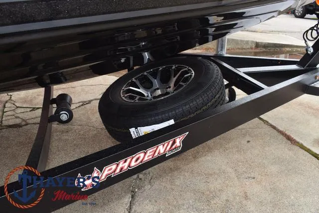 Slide: The Image of Phoenix Bass Boats 21 XE 2025 - 8