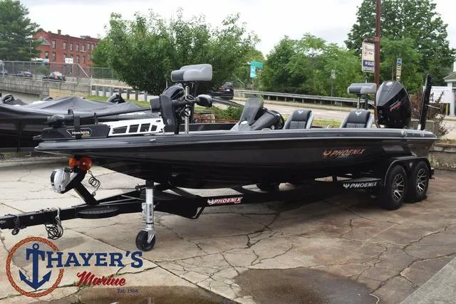 Slide: The Image of Phoenix Bass Boats 21 XE 2025 - 9