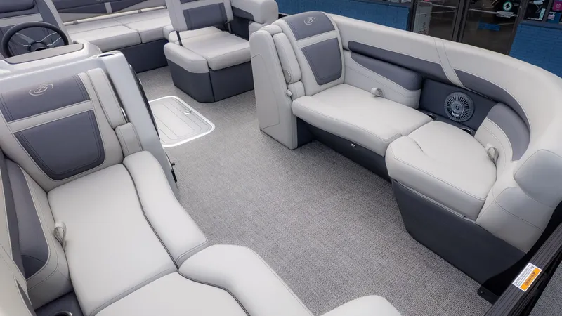 Slide: The Image of Barletta Cabrio 22U 2025 - 12