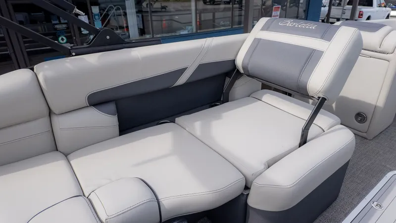 Slide: The Image of Barletta Cabrio 22U 2025 - 13