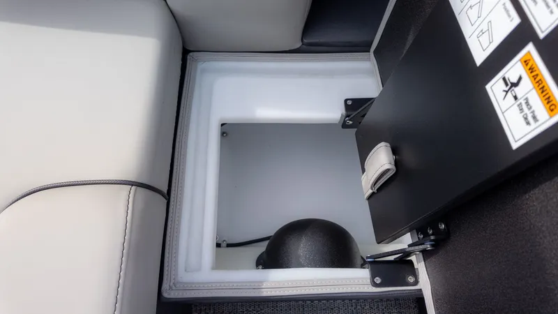 Slide: The Image of Barletta Cabrio 22U 2025 - 14