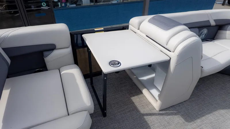 Slide: The Image of Barletta Cabrio 22U 2025 - 17