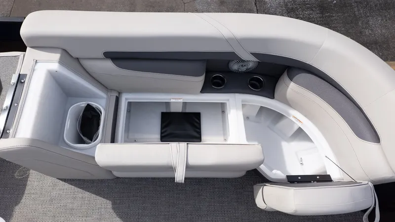 Slide: The Image of Barletta Cabrio 22U 2025 - 20