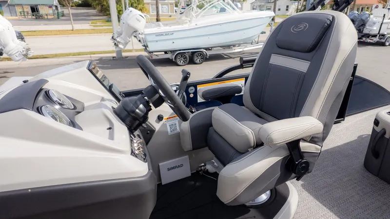 Slide: The Image of Barletta Cabrio 22U 2025 - 23