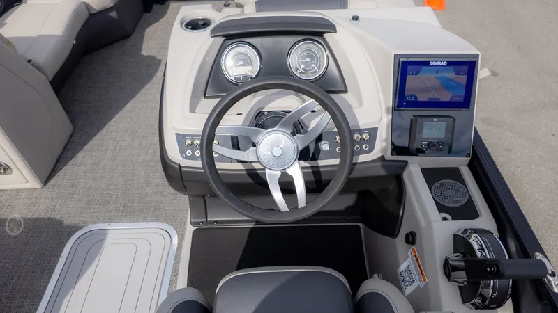 Slide: The Image of Barletta Cabrio 22U 2025 - 25