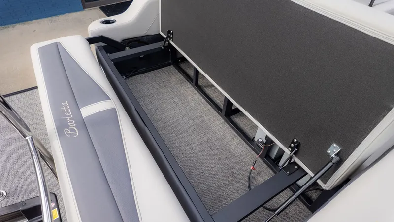 Slide: The Image of Barletta Cabrio 22U 2025 - 7