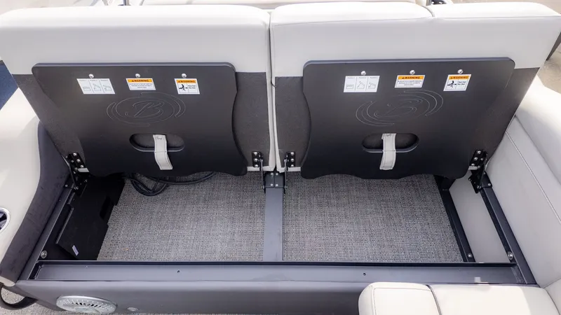 Slide: The Image of Barletta Cabrio 22U 2025 - 9