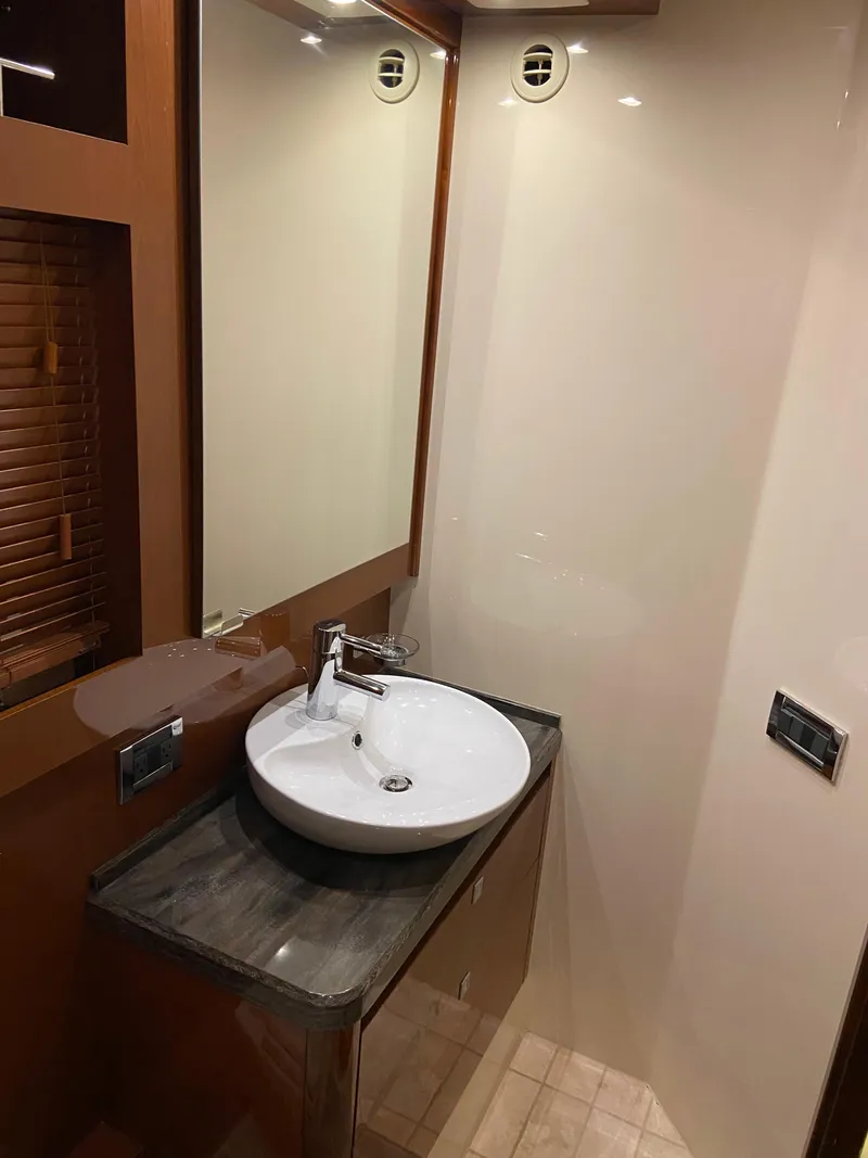 Slide: The Image of Sea Ray 510 Fly 2016 - 30