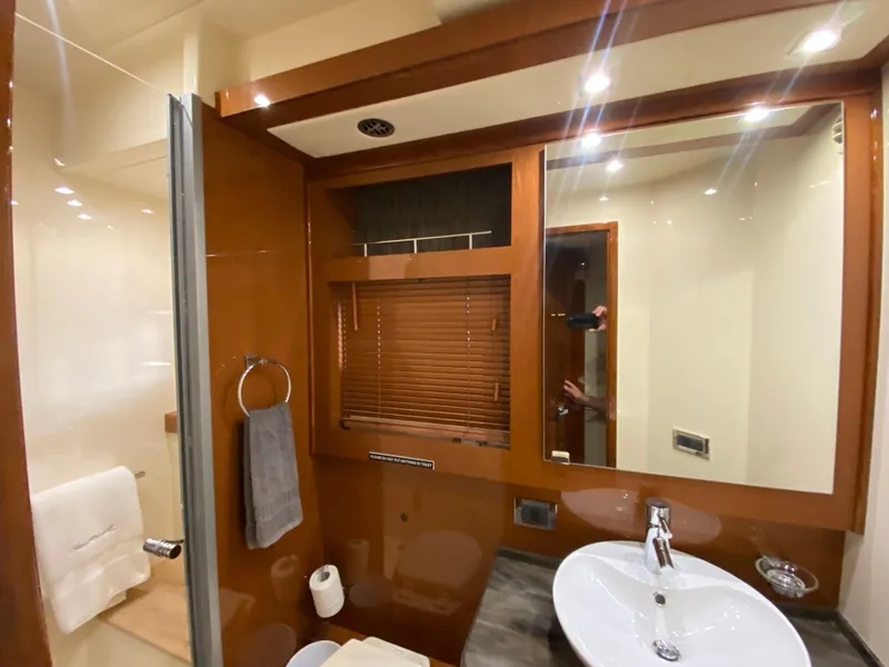 Slide: The Image of Sea Ray 510 Fly 2016 - 32