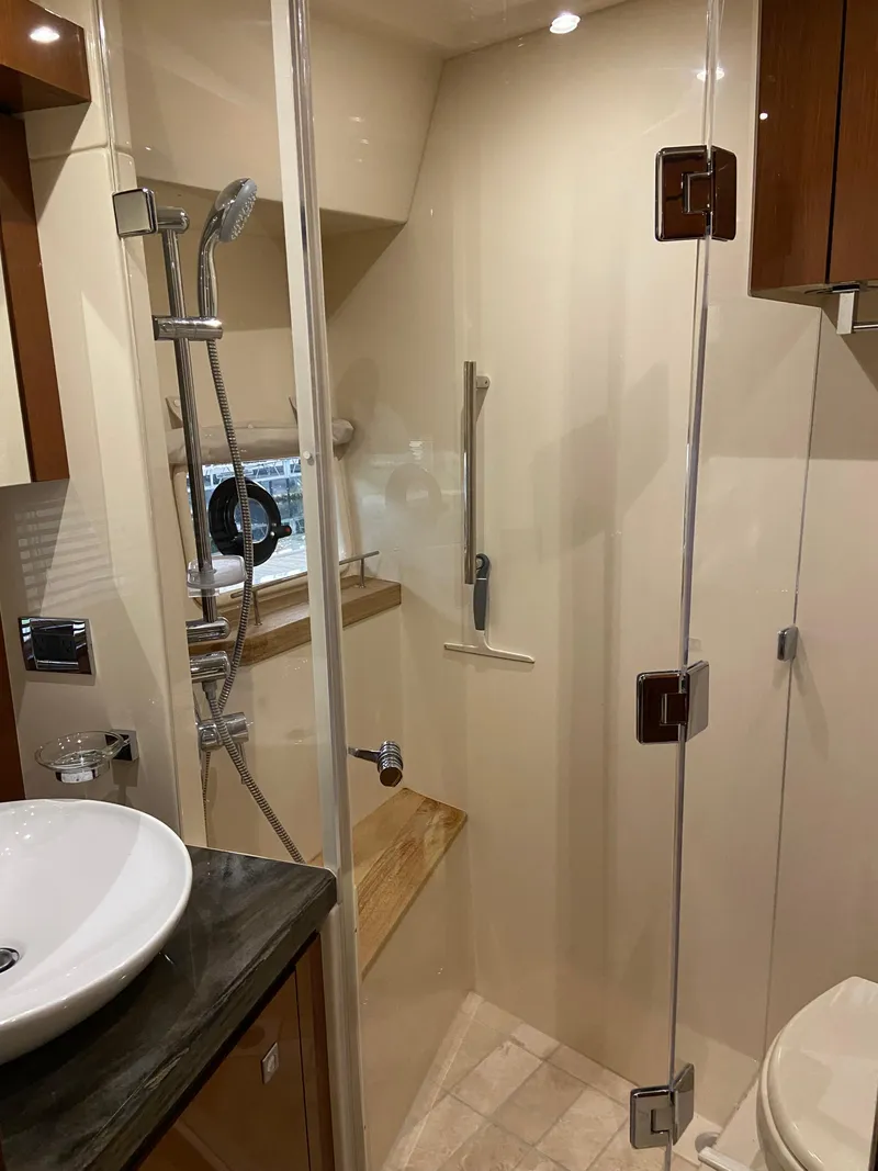 Slide: The Image of Sea Ray 510 Fly 2016 - 33