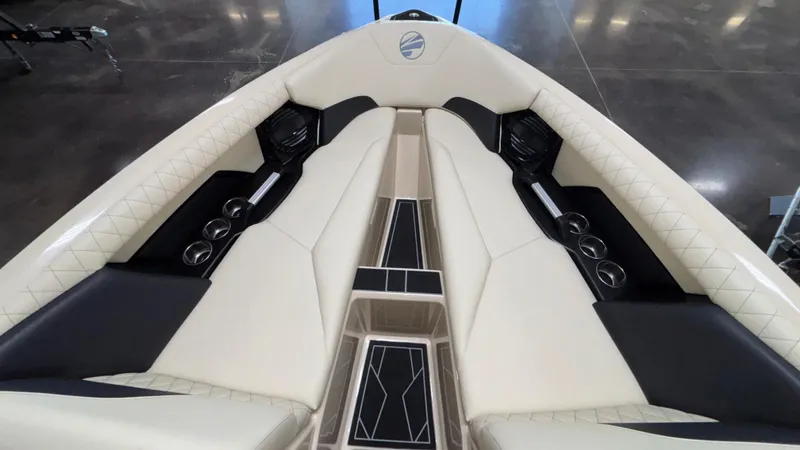 Slide: The Image of 2025 Tigé Z5 boat interior with luxurious seating and modern design. - 41