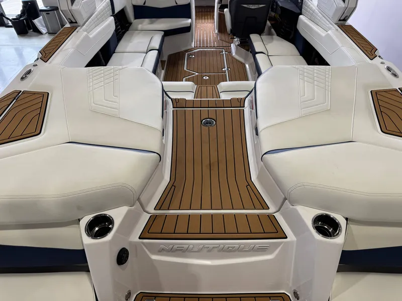 Slide: The Image of Nautique Super Air Nautique G23 2024 - 10