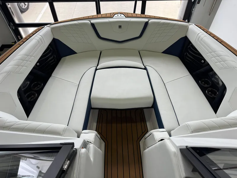 Slide: The Image of Nautique Super Air Nautique G23 2024 - 17