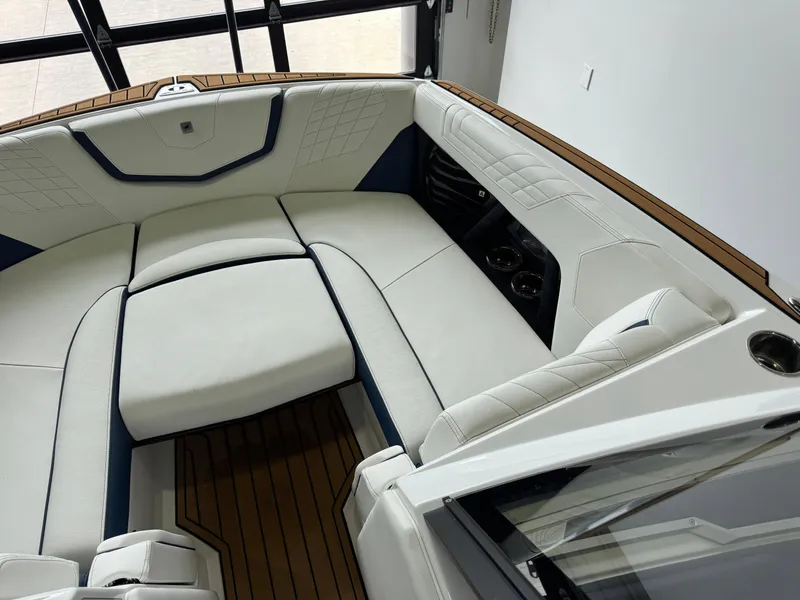 Slide: The Image of Nautique Super Air Nautique G23 2024 - 18