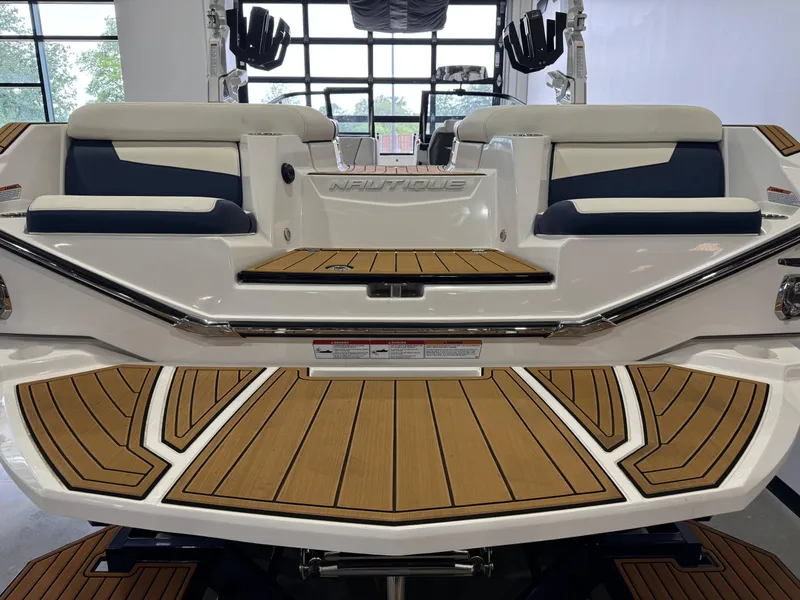 Slide: The Image of Nautique Super Air Nautique G23 2024 - 8