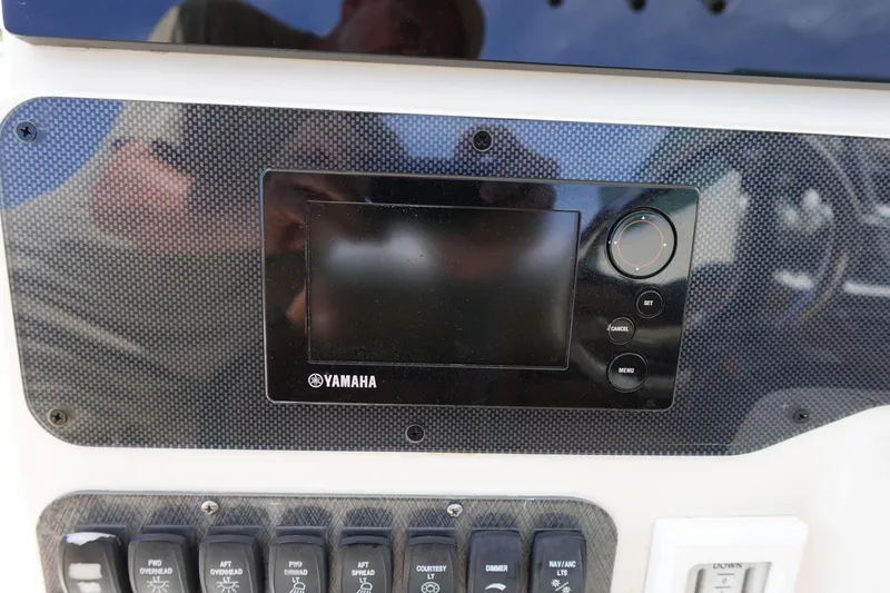 Slide: The Image of Yamaha control panel on 2005 Hydra-Sports Vector 3300 CC boat dashboard. - 31