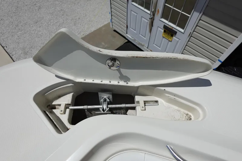 Slide: The Image of Hydra-Sports Vector 3300 CC 2005 - 50