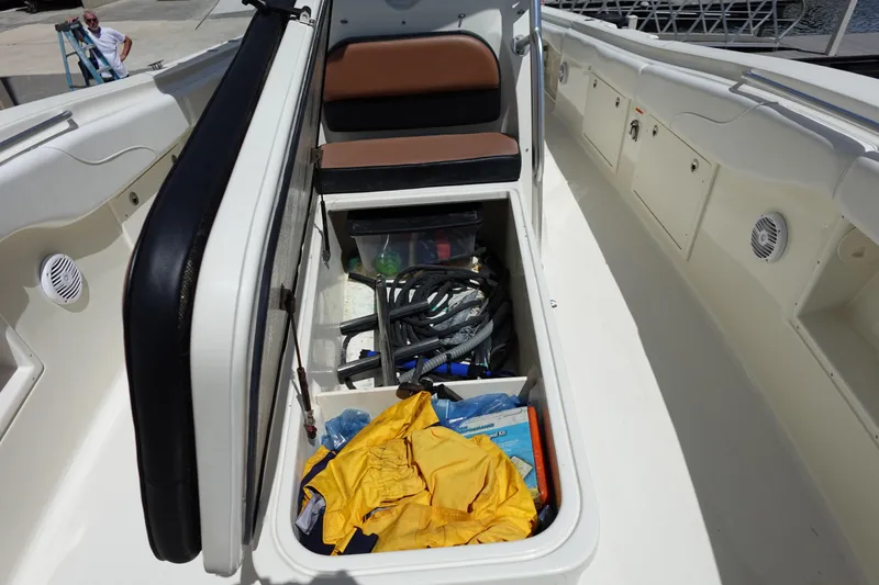 Slide: The Image of Hydra-Sports Vector 3300 CC 2005 - 53