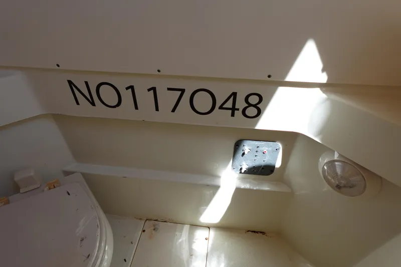 Slide: The Image of Hydra-Sports Vector 3300 CC 2005 - 67