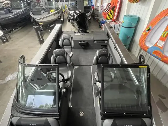 Slide: The Image of 2025 LUND 1975 TYEE WHITE WACONDA BOATS - 2