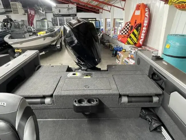 Slide: The Image of 2025 LUND 1975 TYEE WHITE WACONDA BOATS - 7