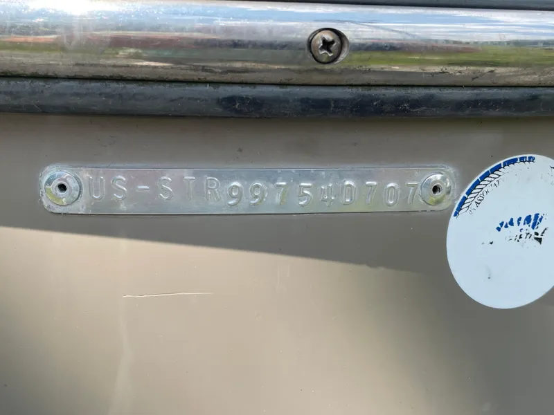 Slide: The Image of Hull identification number on 2007 Starcraft 2410 OB Limited boat. - 5
