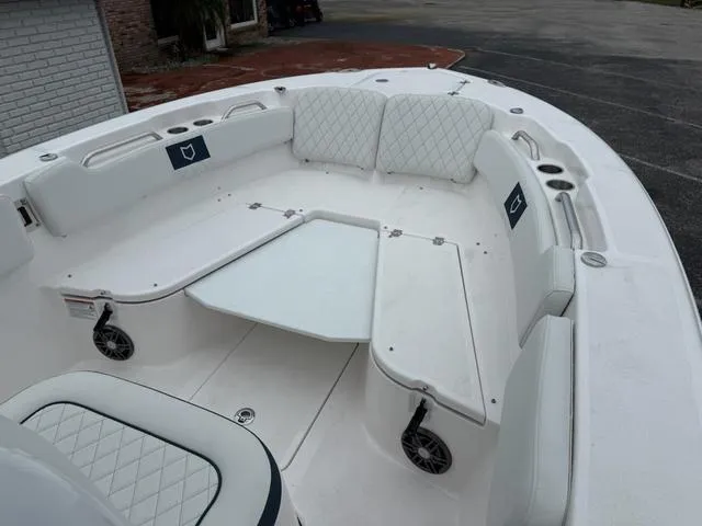 Slide: The Image of Sea Fox 248 Commander 2025 - 11