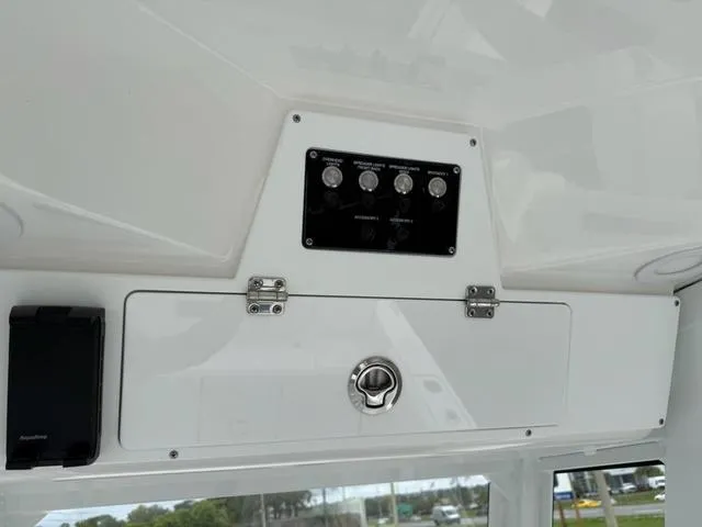 Slide: The Image of Sea Fox 248 Commander 2025 - 15