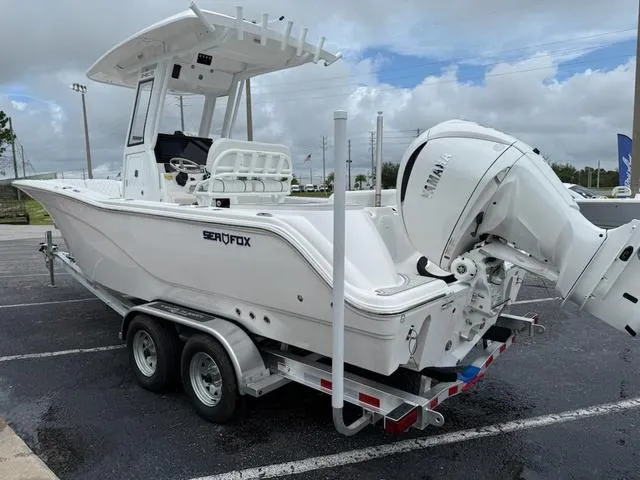 Slide: The Image of Sea Fox 248 Commander 2025 - 6