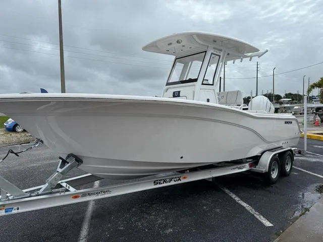 Slide: The Image of Sea Fox 248 Commander 2025 - 7