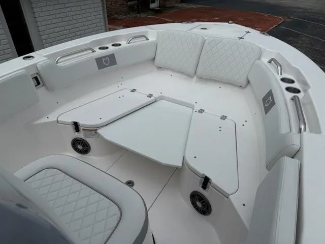 Slide: The Image of Sea Fox 228 Commander 2025 - 12