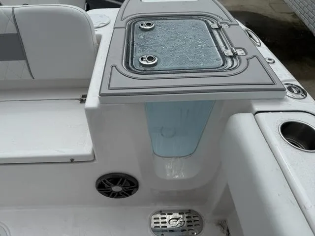 Slide: The Image of Sea Fox 228 Commander 2025 - 15