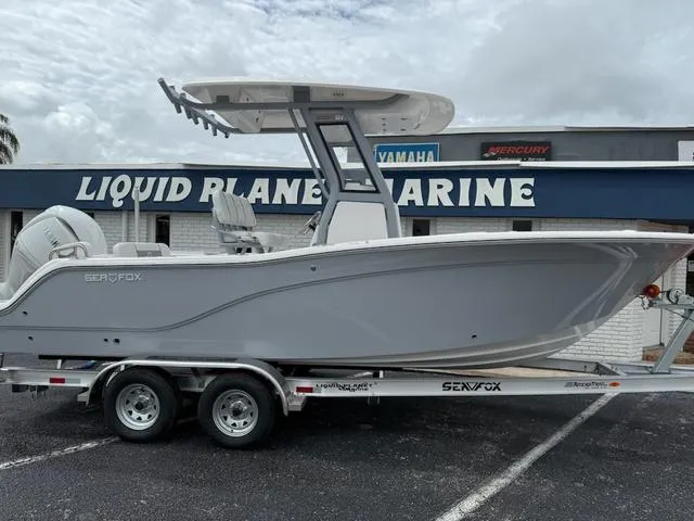 Slide: The Image of Sea Fox 228 Commander 2025 - 3