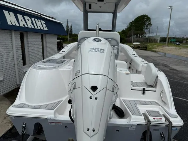 Slide: The Image of Sea Fox 228 Commander 2025 - 7