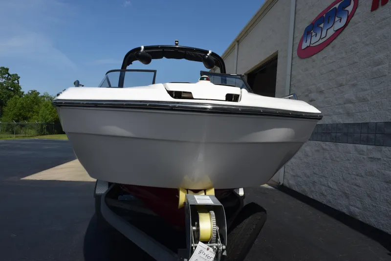 Slide: The Image of 2017 Yamaha Boats AR240 on trailer outside dealership, front view. - 3