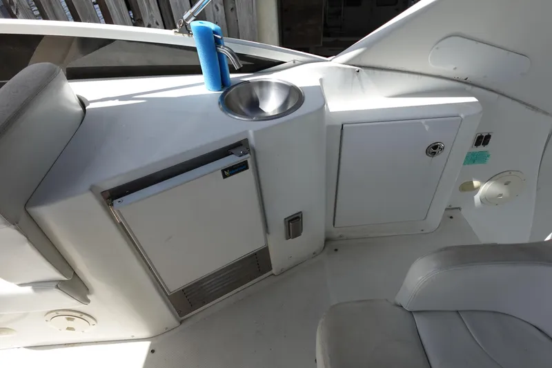 Slide: The Image of Carver 396 Aft Cabin Motor Yacht 2004 - 103